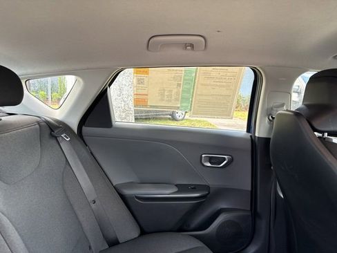 Used 2025 Kia K4 FWD image 14