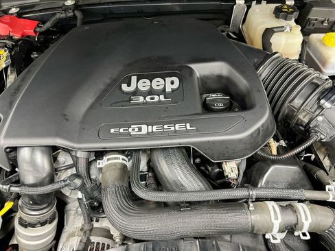 Used 2022 Jeep Wrangler Unlimited Rubicon w/ LED Lighting Group AWD/4WD image 20