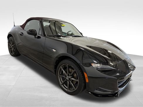 Used 2018 MAZDA MX-5 Miata Club image 3