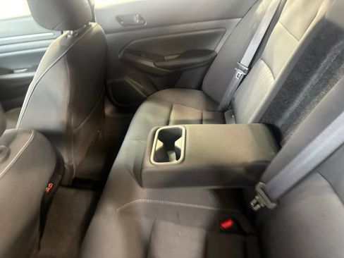 Used 2025 Nissan Altima 2.5 SV FWD image 17