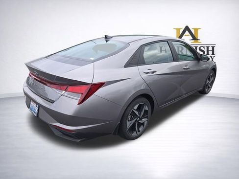Used 2023 Hyundai Elantra SEL w/ Convenience Package FWD image 7
