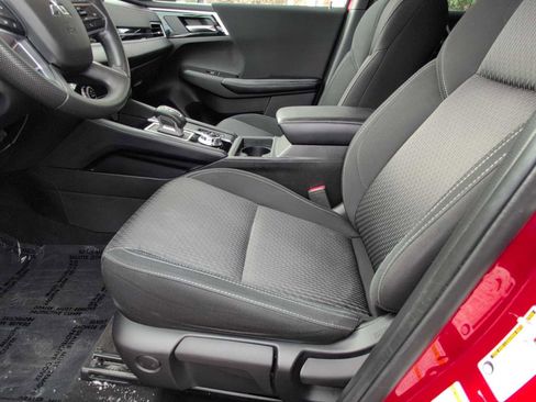 Used 2022 Mitsubishi Outlander ES image 17