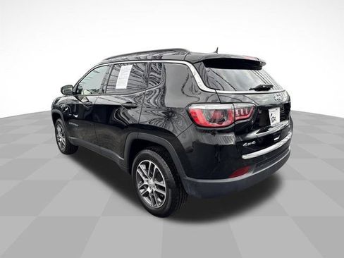 Used 2020 Jeep Compass Latitude w/ Cold Weather Group AWD/4WD image 7