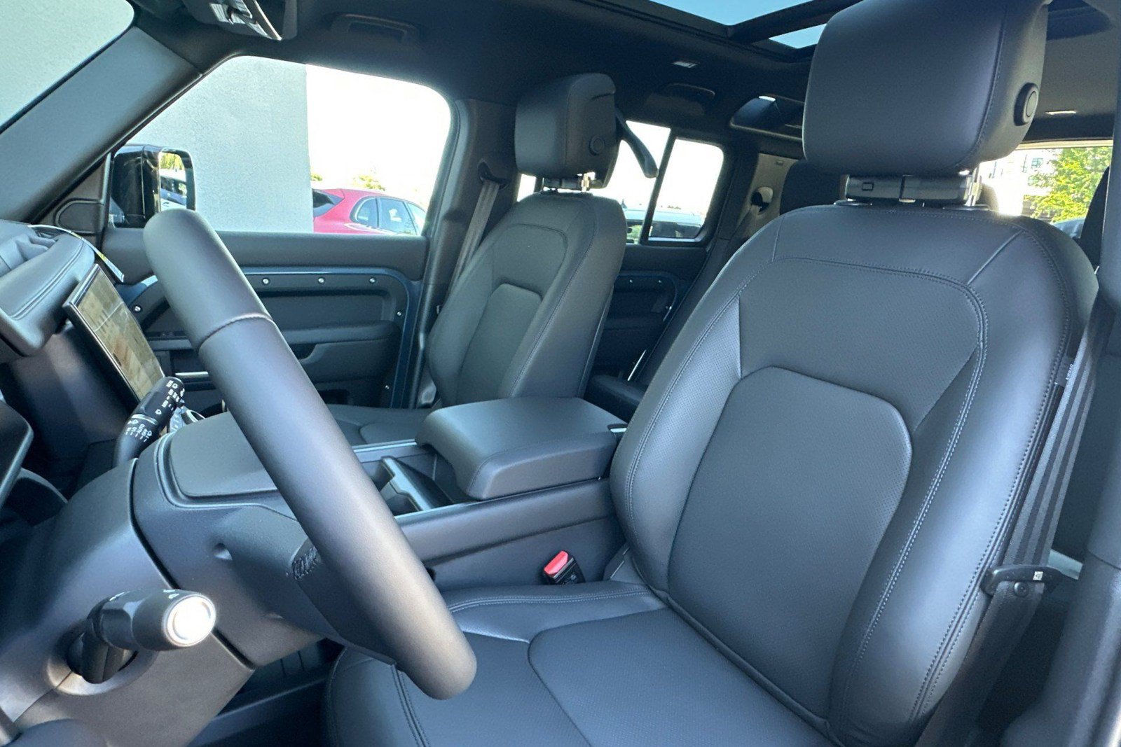 New 2026 Land Rover Defender 110 X-Dynamic SE AWD/4WD image 5