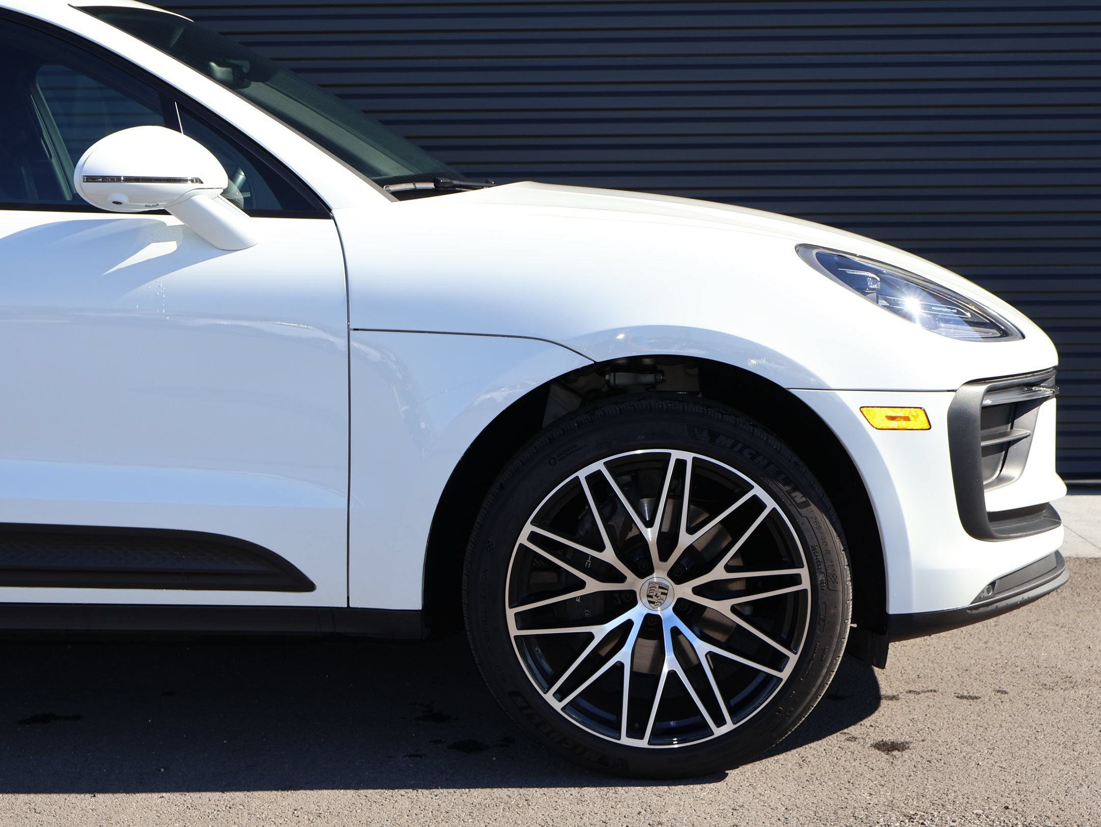 Used 2023 Porsche Macan AWD/4WD image 11