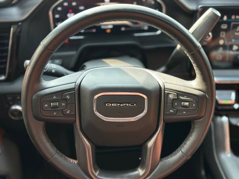 Used 2024 GMC Sierra 2500 Denali Ultimate AWD/4WD image 5