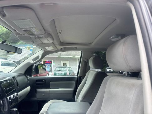Used 2012 Toyota Sequoia SR5 AWD/4WD image 29