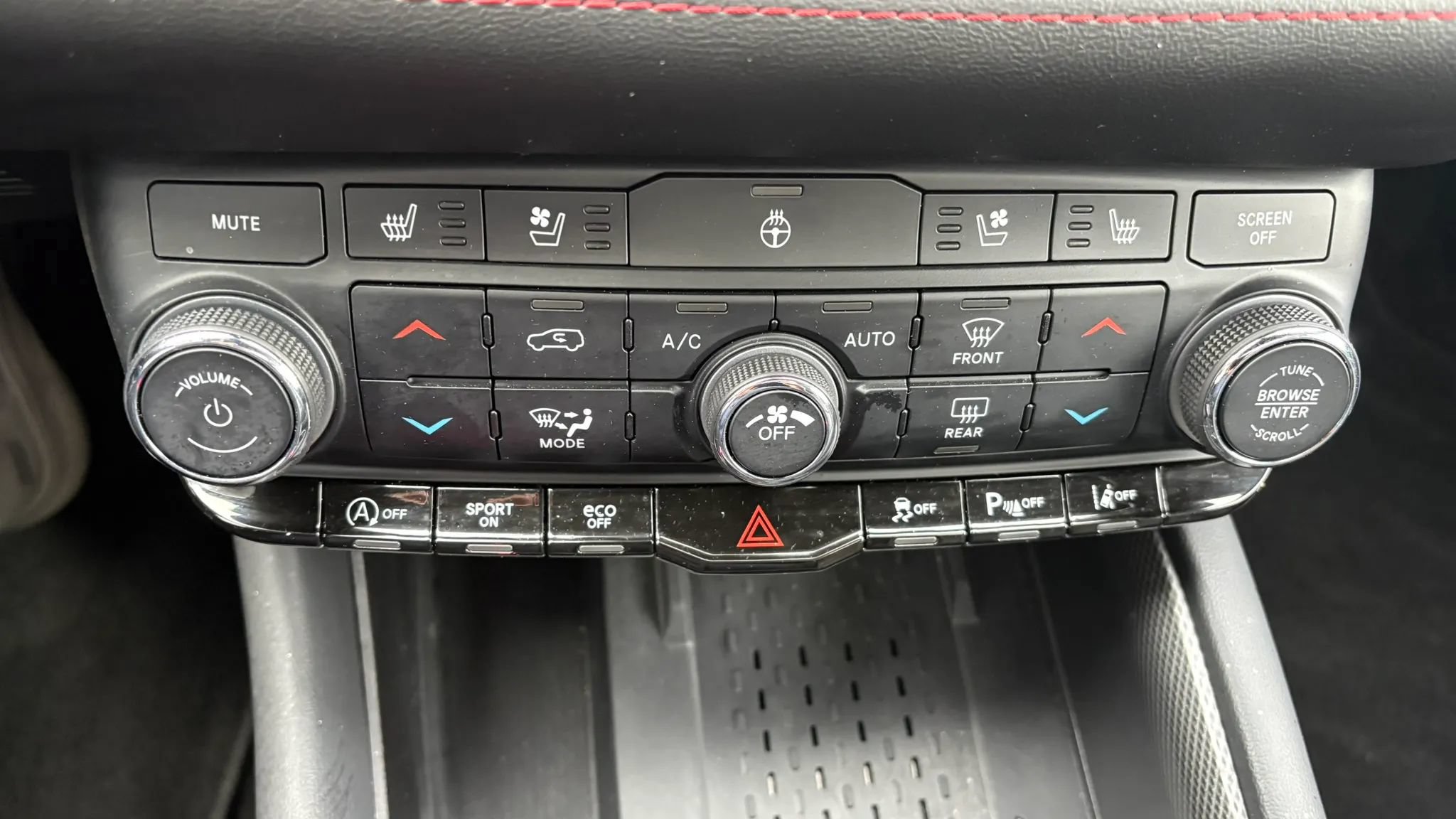 Used 2025 Dodge Durango GT AWD/4WD image 25
