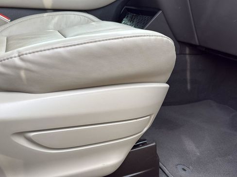 Used 2023 Lincoln Aviator Reserve w/ Equipment Group 201A image 25