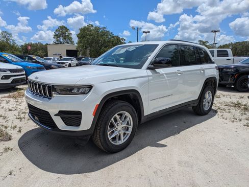 New 2026 Jeep Grand Cherokee Laredo X RWD image 8