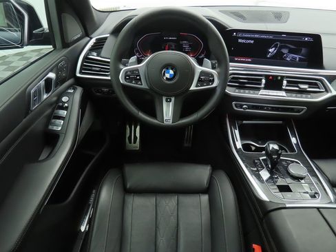 Used 2020 BMW X7 M50i image 10