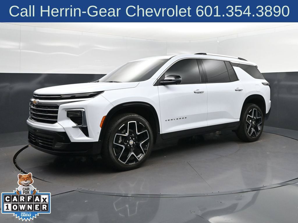 Used 2026 Chevrolet Traverse High Country FWD image 3