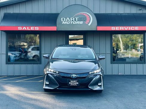 Used 2019 Toyota Prius Prime Advanced image 2