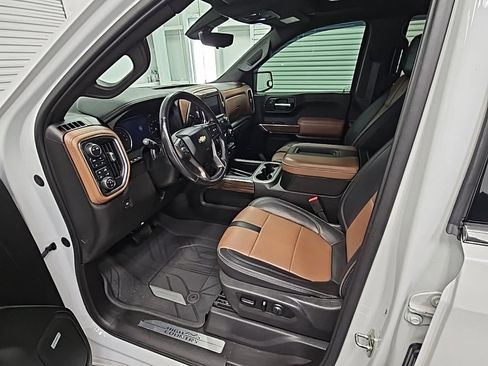 Used 2021 Chevrolet Silverado 1500 High Country w/ Technology Package image 10