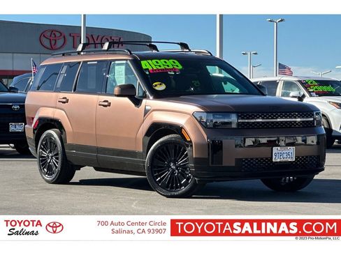 Used 2025 Hyundai Santa Fe Calligraphy image 1