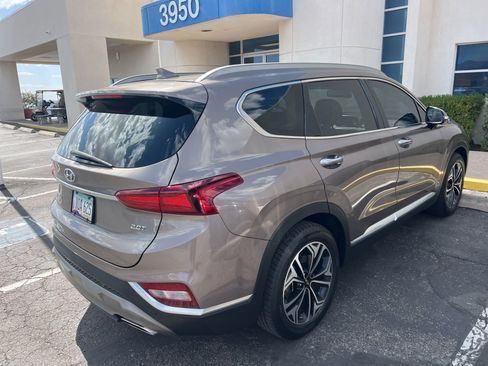Used 2019 Hyundai Santa Fe Limited FWD image 12