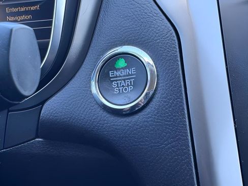 Used 2017 Ford Fusion SE w/ Fusion SE Technology Package FWD image 30