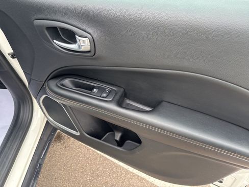 Used 2018 Jeep Compass Latitude w/ Popular Equipment Group image 18