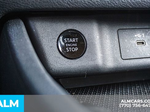 Used 2025 Nissan Rogue SV image 32