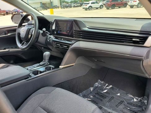 Used 2026 Toyota Camry LE FWD image 15