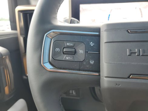 New 2025 GMC Hummer EV 2X image 22