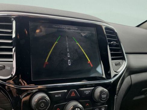 Used 2019 Jeep Grand Cherokee Altitude image 17