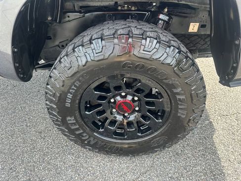 Used 2022 Toyota Tacoma SR5 RWD image 9