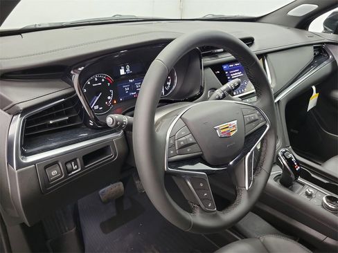 New 2025 Cadillac XT5 Premium Luxury w/ LPO, Floor Liner Package image 7