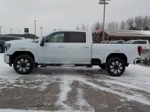 New 2026 GMC Sierra 3500 Denali w/ Denali Reserve Package image 9