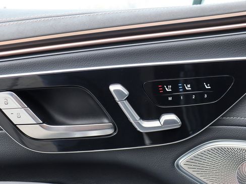 Used 2025 Mercedes-Benz EQS 450+ 4MATIC SUV w/ Winter Package image 27