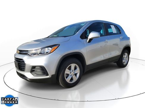 Used 2018 Chevrolet Trax LS image 2