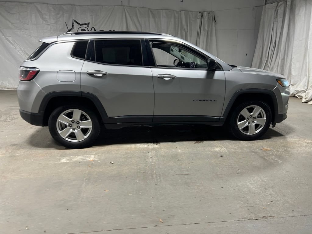 Used 2022 Jeep Compass Latitude w/ Convenience Group FWD image 8