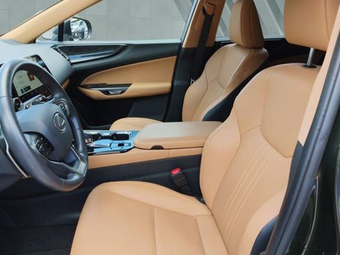 Certified 2025 Lexus NX 250 FWD w/ Accessory Package (Z1) image 7