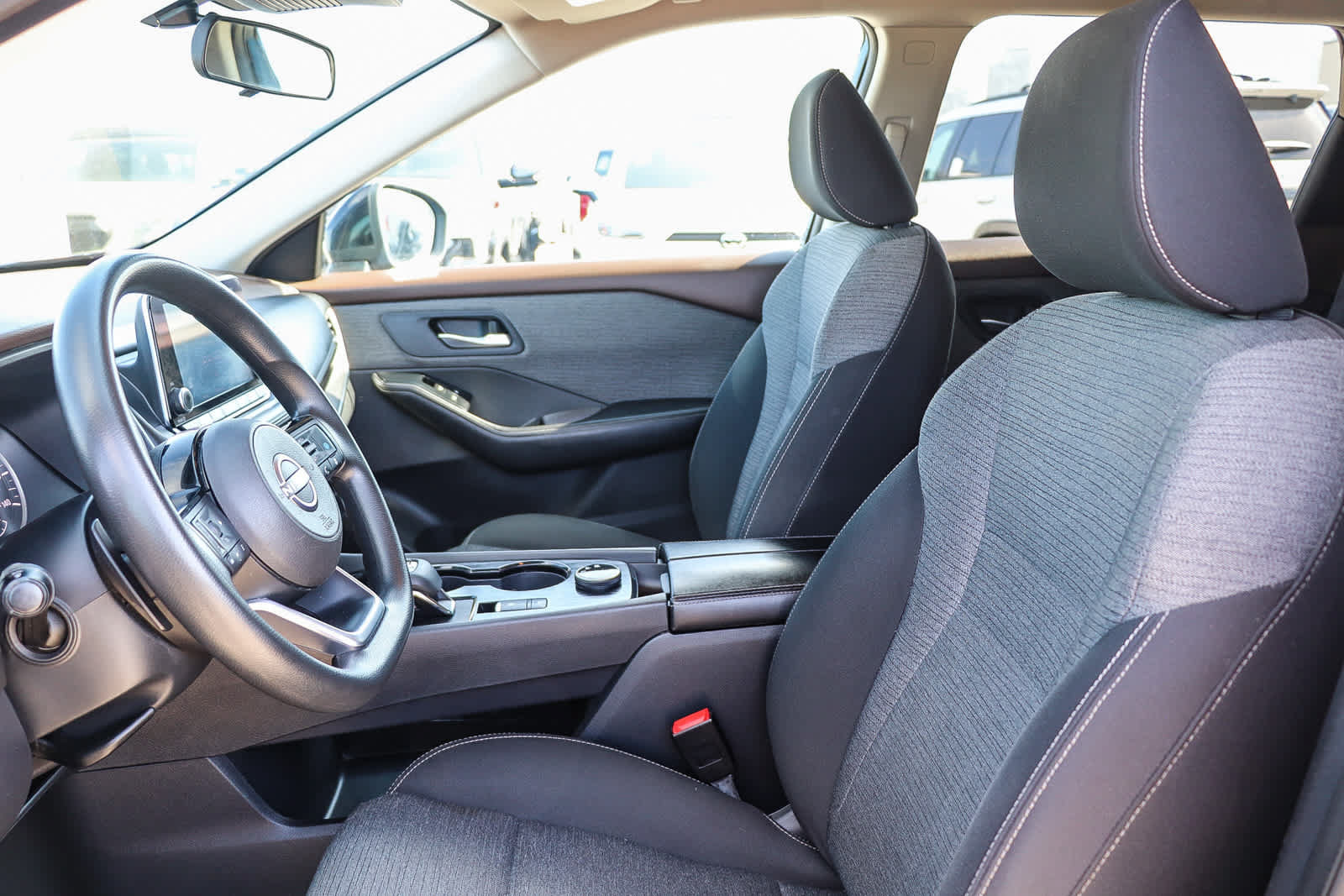 Used 2022 Nissan Rogue SV AWD/4WD image 18