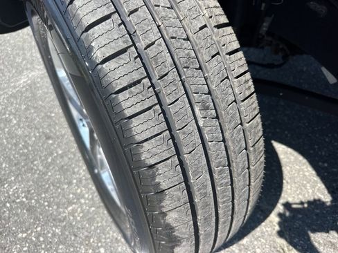 Used 2018 Jeep Wrangler Unlimited Sahara image 30