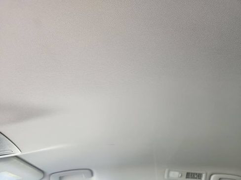 Used 2024 Nissan Pathfinder SV FWD image 23