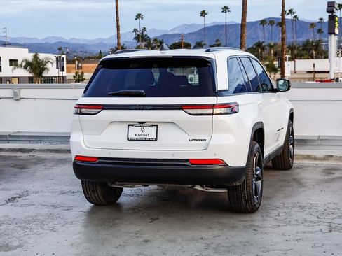 New 2025 Jeep Grand Cherokee Limited w/ Black Appearance Package image 9