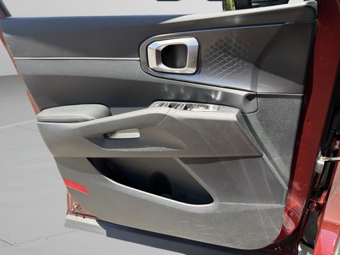 Certified 2025 Kia Sorento S FWD image 21