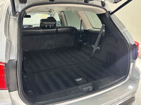 Used 2019 Nissan Pathfinder SL FWD image 9