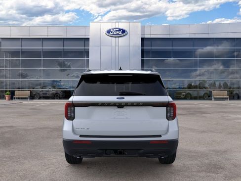 New 2026 Ford Explorer Active RWD image 5