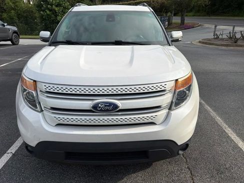Used 2015 Ford Explorer Limited w/ Equipment Group 302A FWD image 2