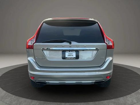 Used 2015 Volvo XC60 T5 Premier w/ Proximity Package FWD image 11