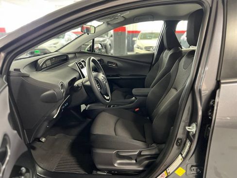 Certified 2022 Toyota Prius LE FWD image 10