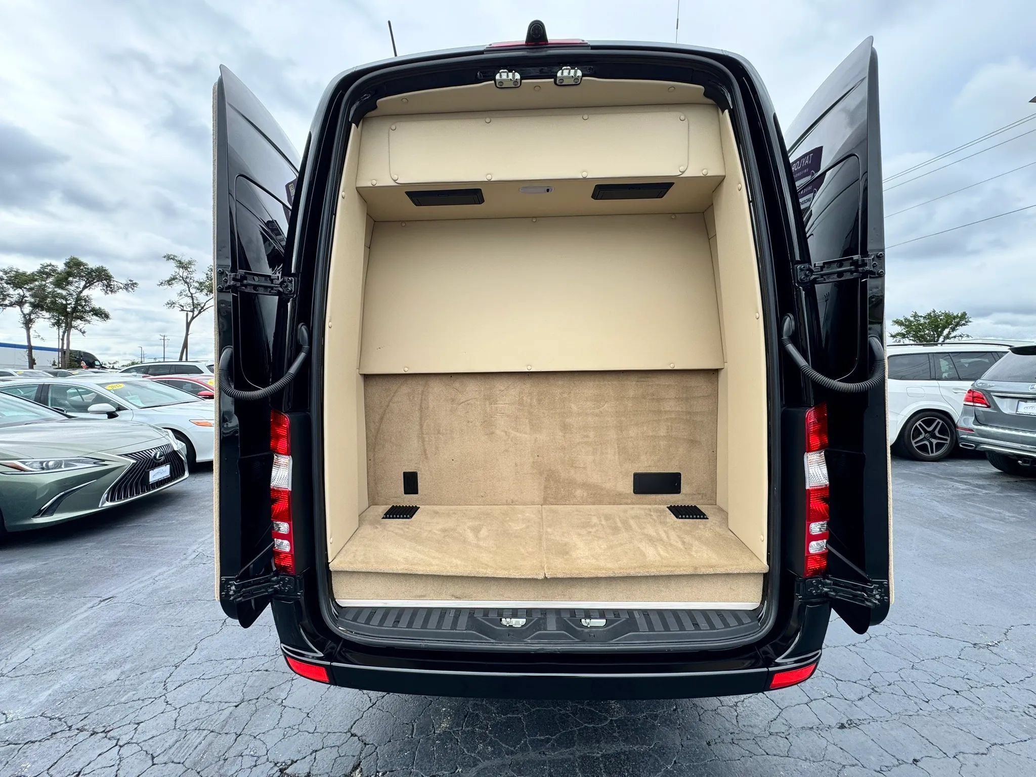 Used 2016 Mercedes-Benz Sprinter 2500 image 71
