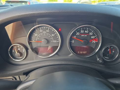 Used 2016 Jeep Wrangler Unlimited Rubicon AWD/4WD image 27