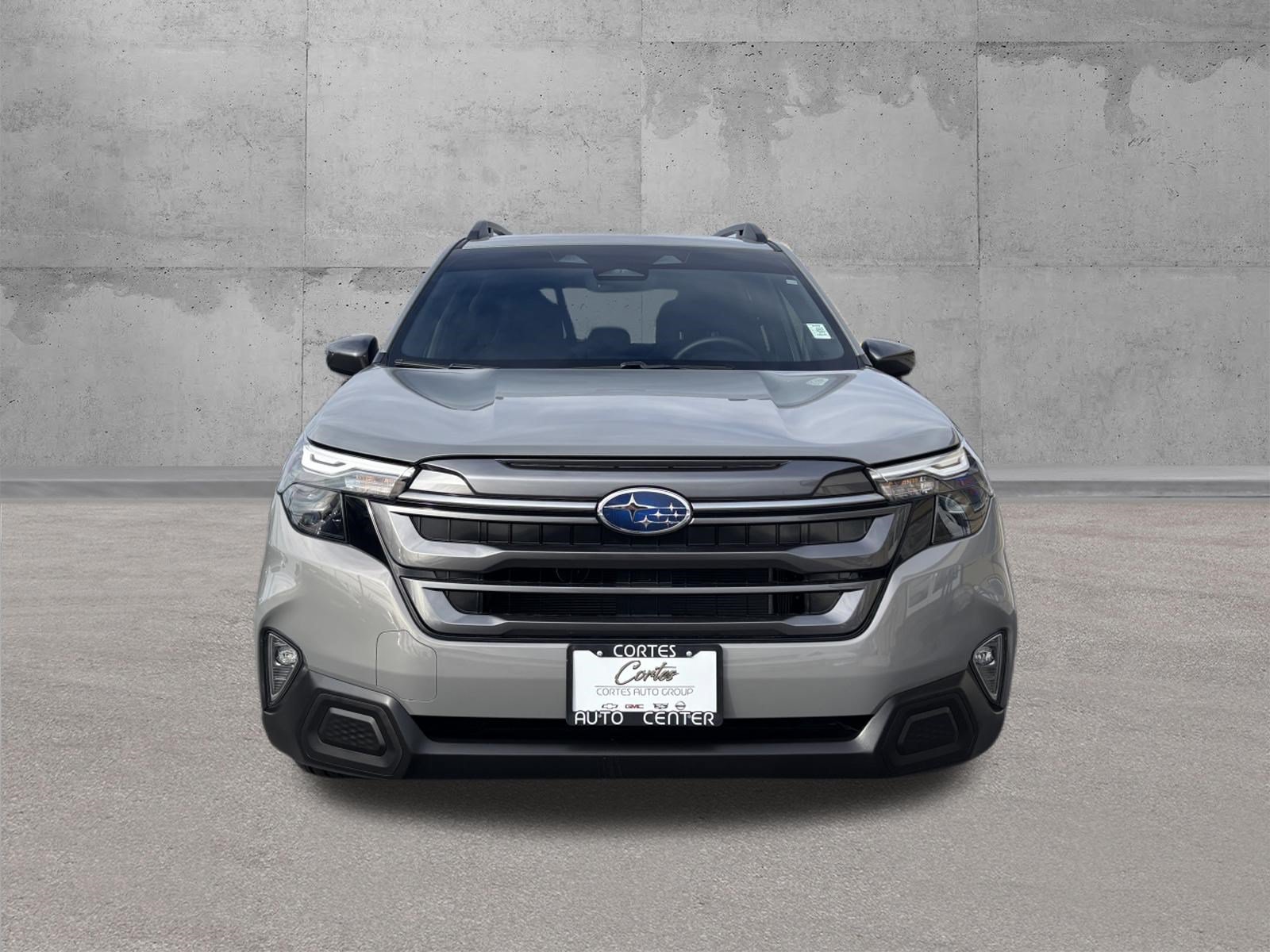 Used 2025 Subaru Forester Premium AWD/4WD image 2