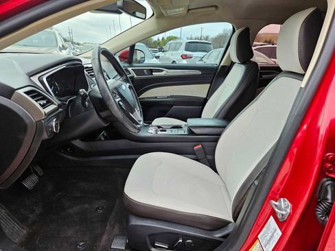 Used 2020 Ford Fusion SE w/ Equipment Group 151A image 16
