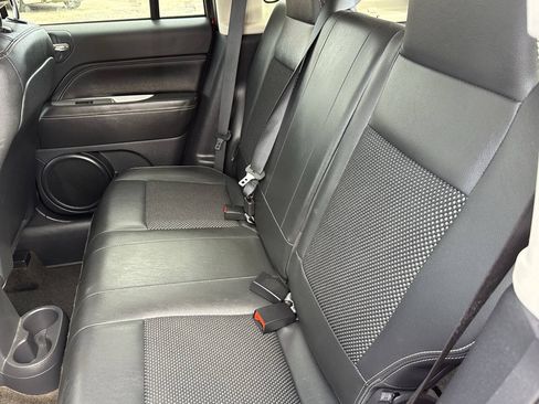 Used 2016 Jeep Compass Latitude AWD/4WD image 12