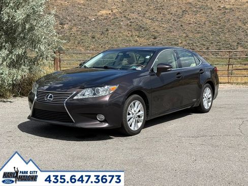 Used 2013 Lexus ES 300h w/ Luxury Pkg FWD image 1