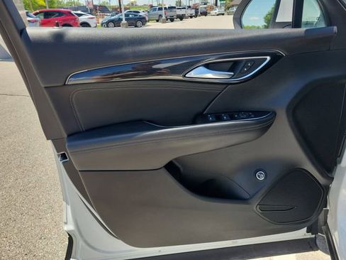 Used 2023 Buick Envision Preferred FWD image 13